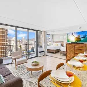  Apartment Great Ocean View Condo, Near With Free Parking!